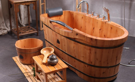 木桶浴缸是什么材质做的好?这里有你想要的答案!